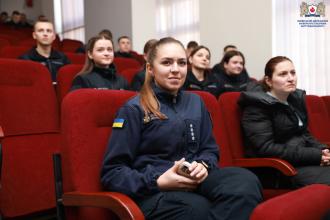 В ЛДУБЖД відбулася виставка «Ікони на ящиках з-під озброєнь» В ЛДУБЖД відбулася виставка «Ікони на ящиках з-під озброєнь»