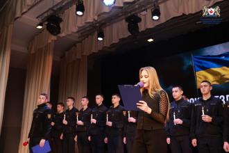 В університеті вшанували пам’ять загиблих у роковини повномасштабної війни В університеті вшанували пам’ять загиблих у роковини повномасштабної війни