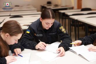 Брейн-ринг з математики: змагання інтелектів між командами “Інтеграл” та “Диференціал”