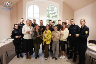 Передвеликоднє писанкування в ЛДУ БЖД:  передаємо вогонь традиції та служимо справі волонтерства