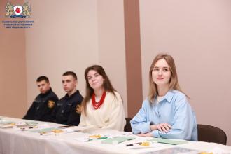Передвеликоднє писанкування в ЛДУ БЖД:  передаємо вогонь традиції та служимо справі волонтерства