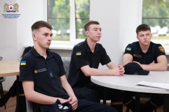 До 75-річчя Василя Шкляра: у бібліотеці Університету відбувся цикл літературно-просвітницьких зустрічей До 75-річчя Василя Шкляра: у бібліотеці Університету відбувся цикл літературно-просвітницьких зустрічей