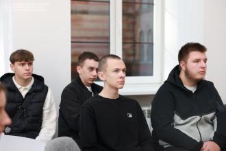 Від козаків до кіберфронту: у бібліотеці ЛДУБЖД відбувся захід до Дня захисників і захисниць