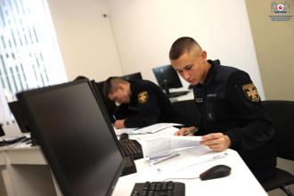 Успішне продовження курсів іноземних мов для вдосконалення знань та підвищення кваліфікації