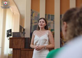 Кафедра іноземних мов та перекладознавства ЛДУБЖД розпочала серію зустрічей «Випускники – першокурсникам»