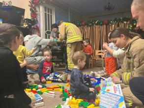 Курсанти Факультету психології та соціального захисту ЛДУБЖД подарували свято дітям у День Святого Миколая Курсанти Факультету психології та соціального захисту ЛДУБЖД подарували свято дітям у День Святого Миколая