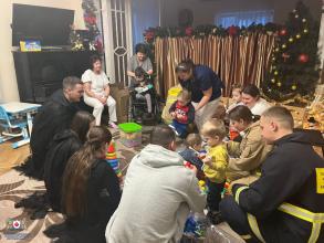 Курсанти Факультету психології та соціального захисту ЛДУБЖД подарували свято дітям у День Святого Миколая Курсанти Факультету психології та соціального захисту ЛДУБЖД подарували свято дітям у День Святого Миколая
