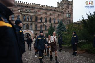 ЛДУБЖД отримав Вифлеємський вогонь миру від пластунів Львова